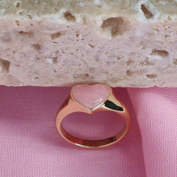 Gorjana Ring 9 Heart 18K Gold Plated Lou Gemstone Rose Quartz Love NEW - Picture 3 of 11
